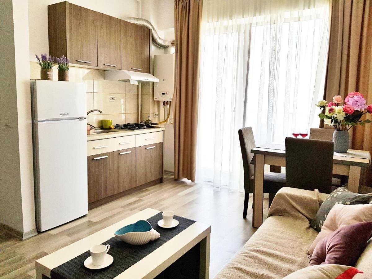 Lakeview Flats Summerland Mamaia Exterior photo