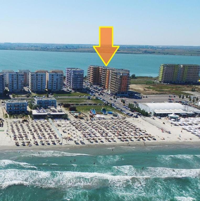 Lakeview Flats Summerland Mamaia Exterior photo