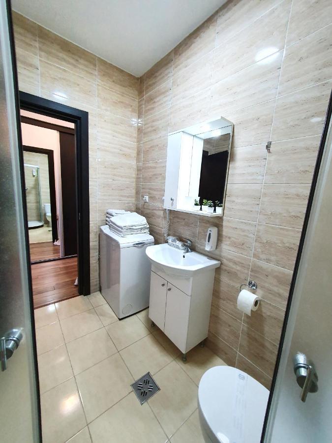 Lakeview Flats Summerland Mamaia Exterior photo